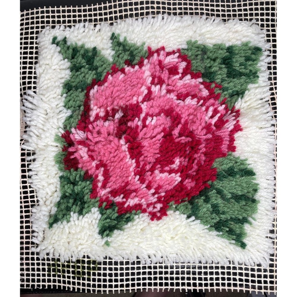 Vintage finished latch hook rose flower mid century MCM 12 x 12 Pillow or Frame